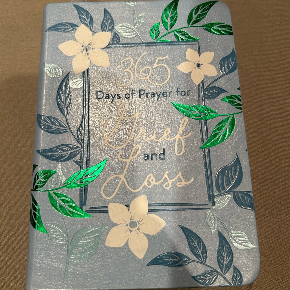 Like new condition 365 Days of Prayer for Grief and Loss.